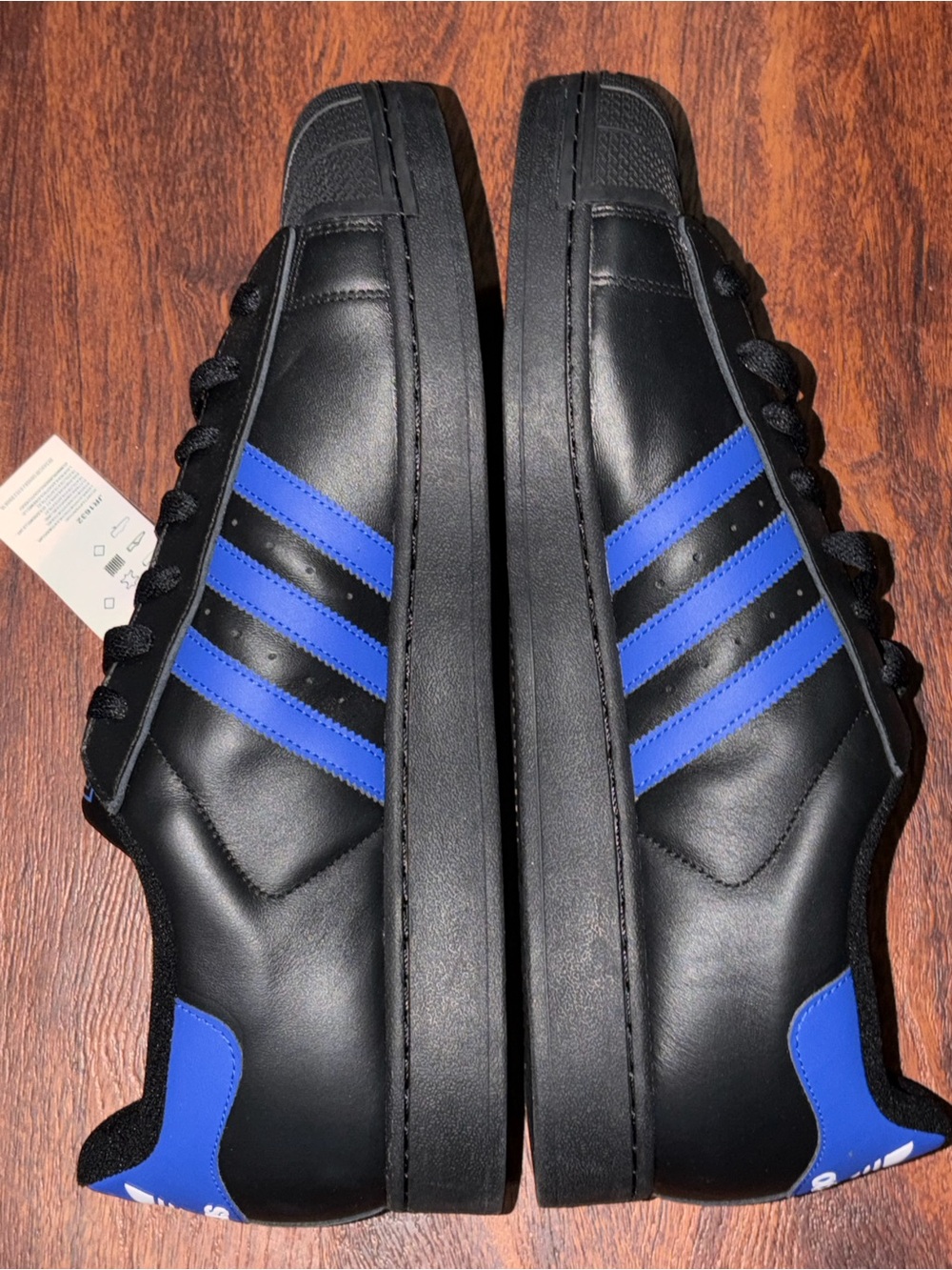 Adidas - Picture 7 of 9
